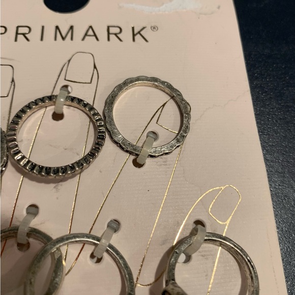 NWT Ring set from Primark, consisting of 8 rings so pretty! - Picture 7 of 9